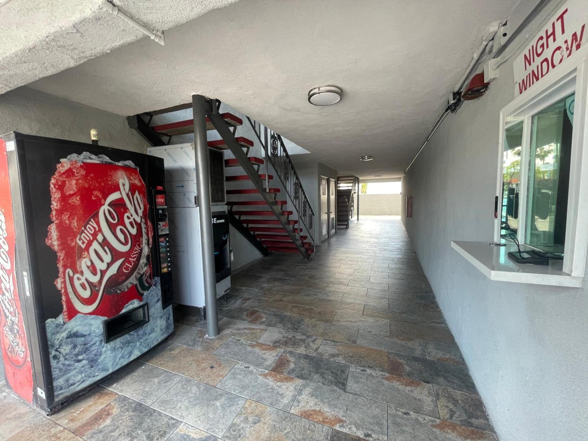Simplestay Suites - Downtown San Bernardino Extérieur photo