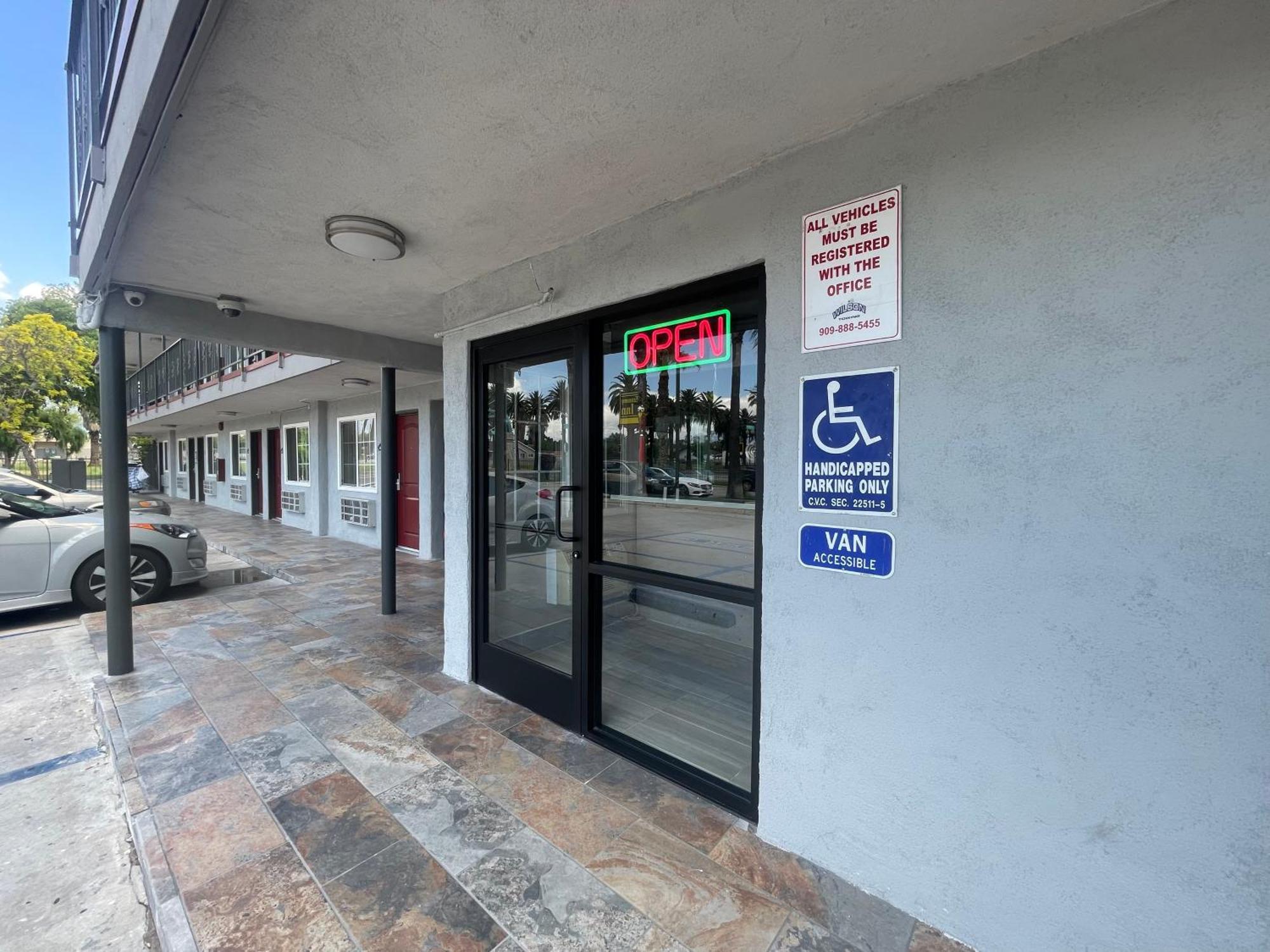 Simplestay Suites - Downtown San Bernardino Extérieur photo