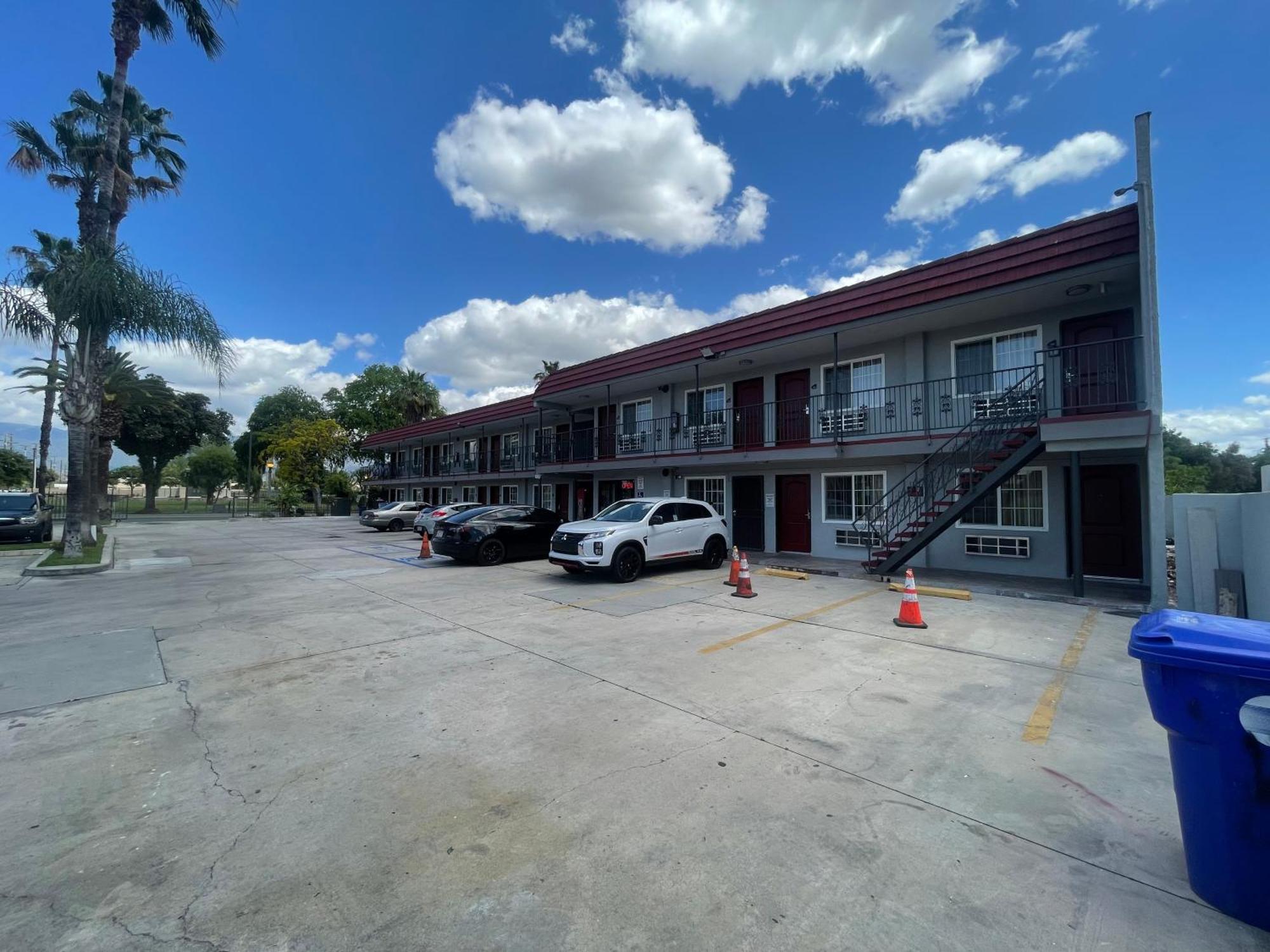 Simplestay Suites - Downtown San Bernardino Extérieur photo